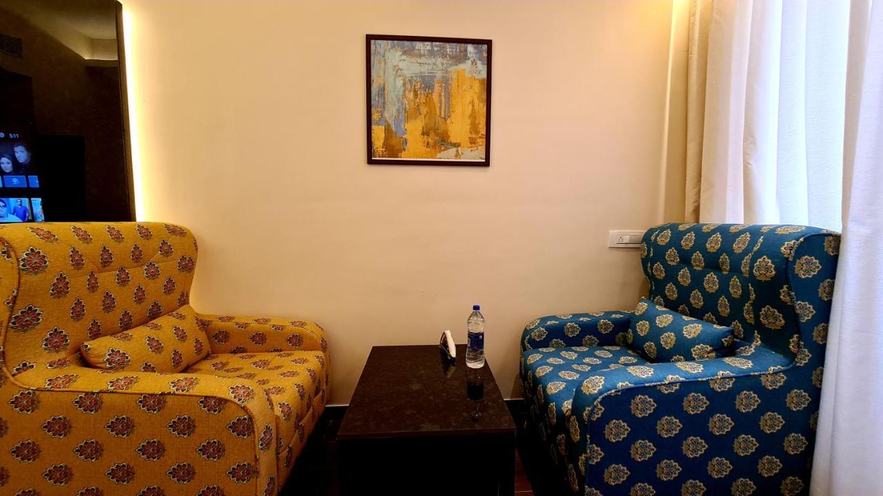Galaxy Club & Hotel Bijāpur Eksteriør billede