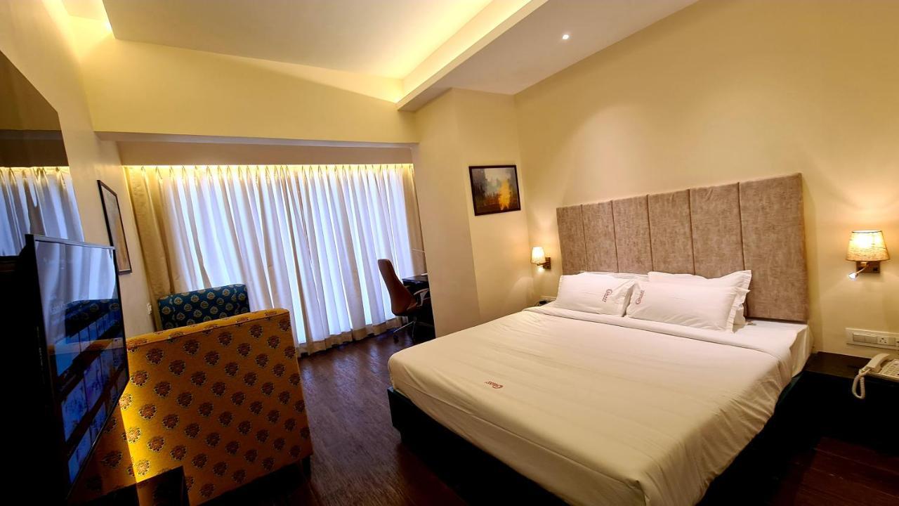 Galaxy Club & Hotel Bijāpur Eksteriør billede