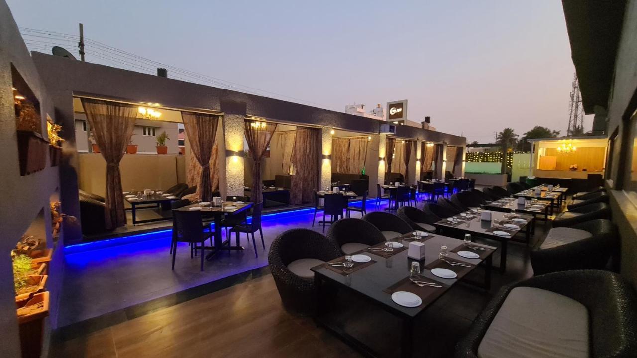 Galaxy Club & Hotel Bijāpur Eksteriør billede