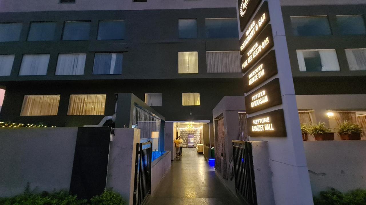 Galaxy Club & Hotel Bijāpur Eksteriør billede