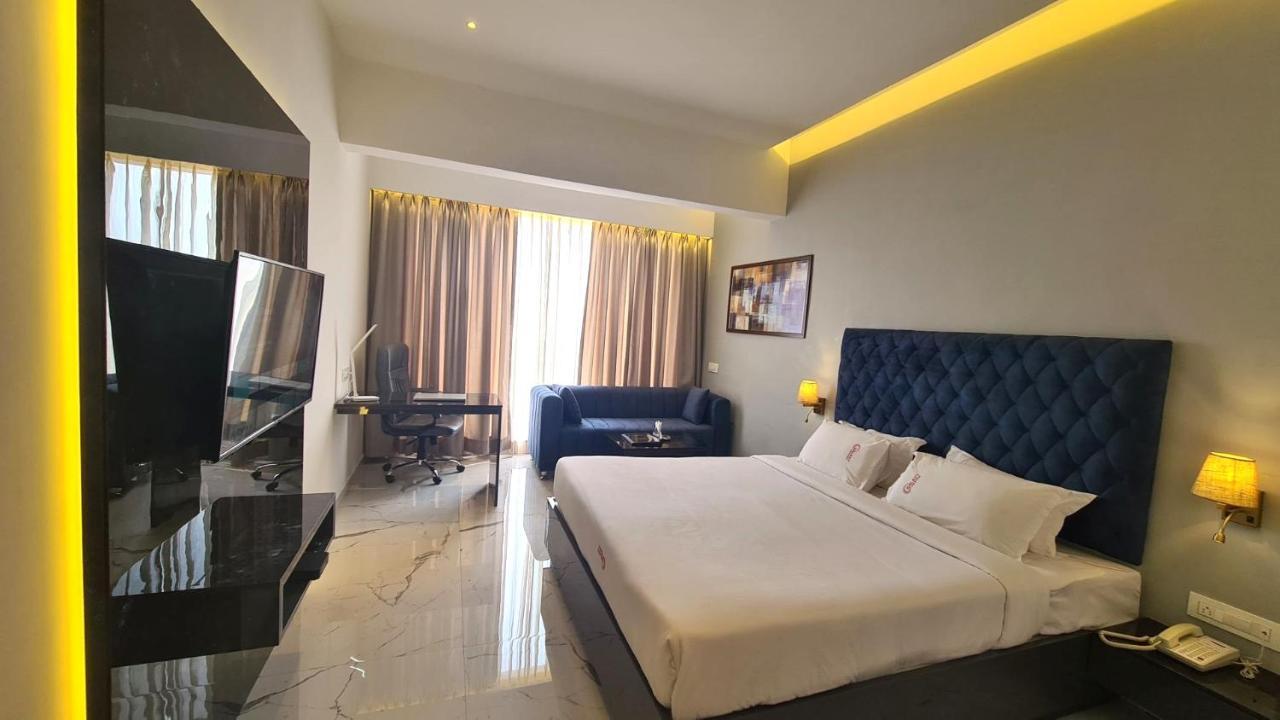 Galaxy Club & Hotel Bijāpur Eksteriør billede