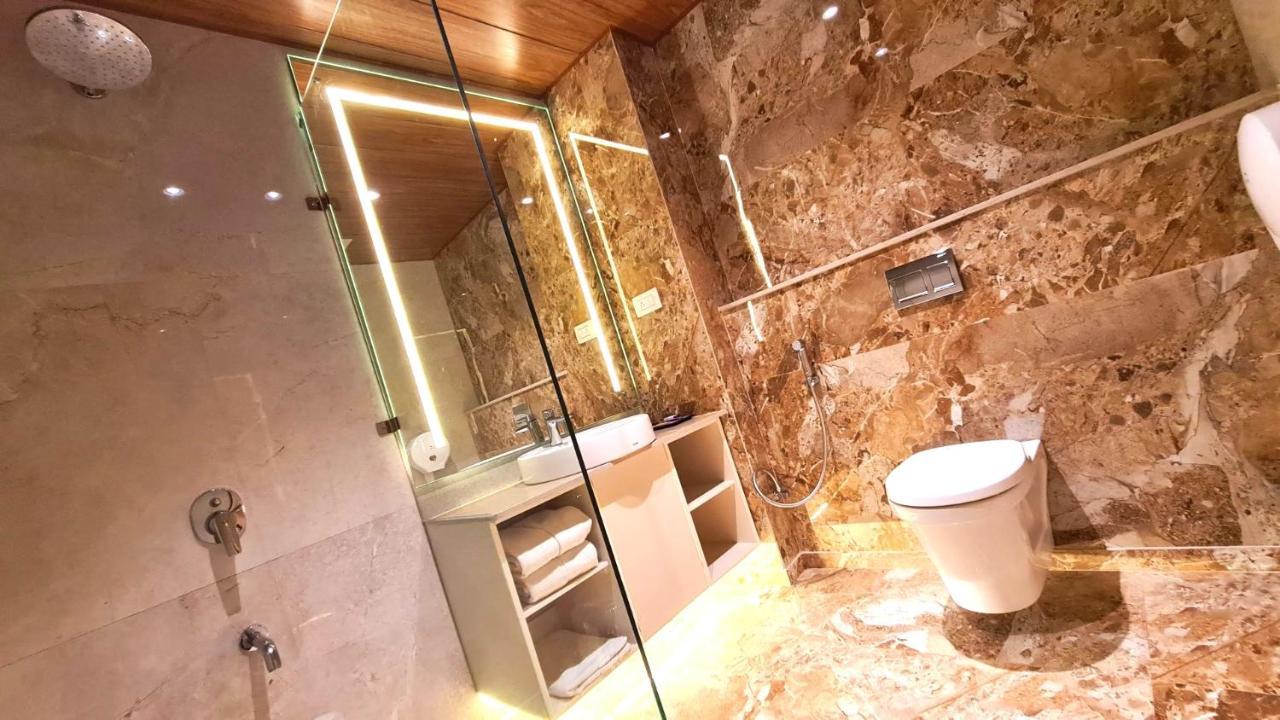 Galaxy Club & Hotel Bijāpur Eksteriør billede